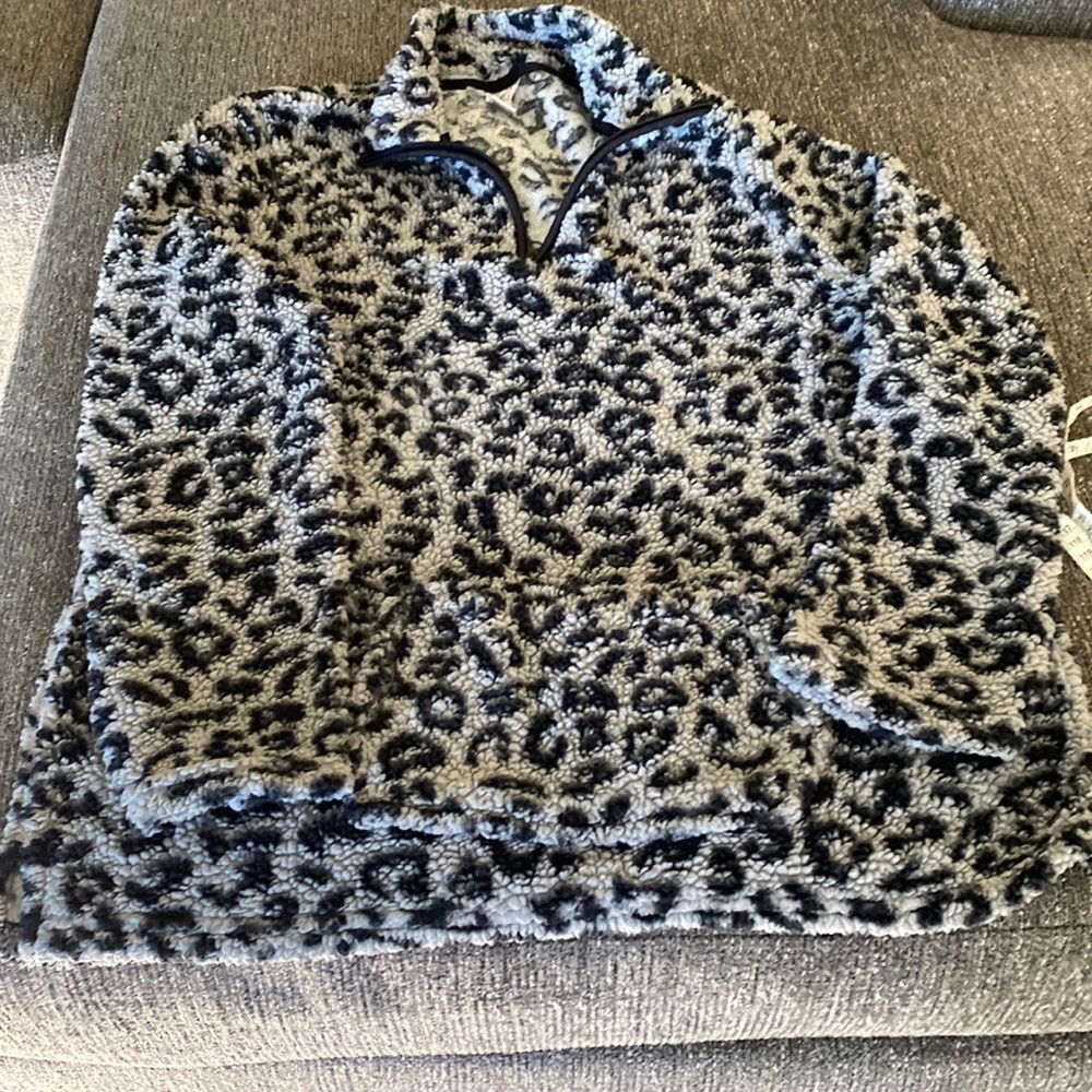 Just Be gray leopard 1/4 zip pull over